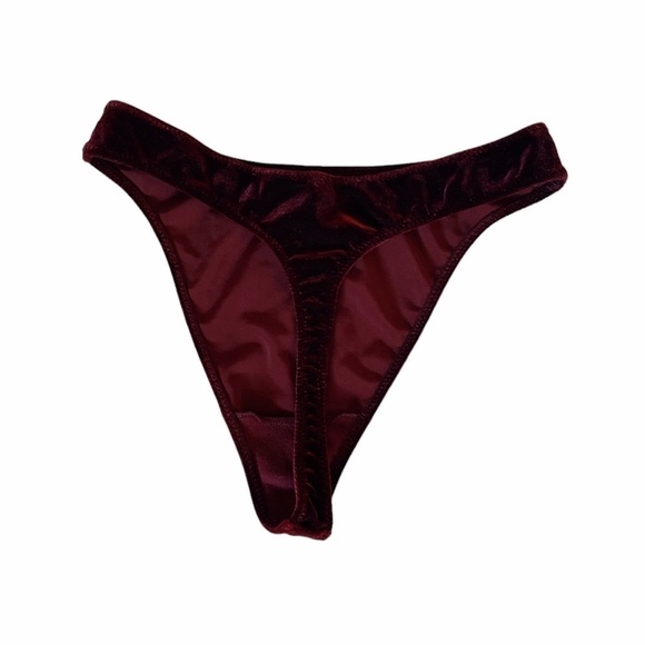 Victoria’s Secret dark red velvet underwire bra and matching thong panty set - Picture 12 of 13